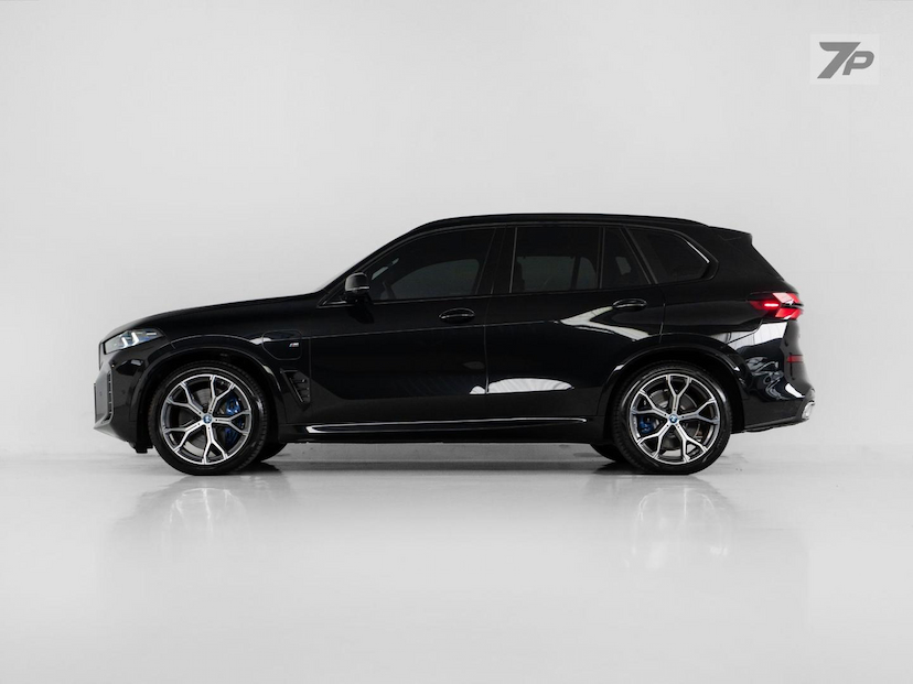 Foto do veículo BMW X5  XDRIVE50E MSP 2024 7.378 KM 579.500,00