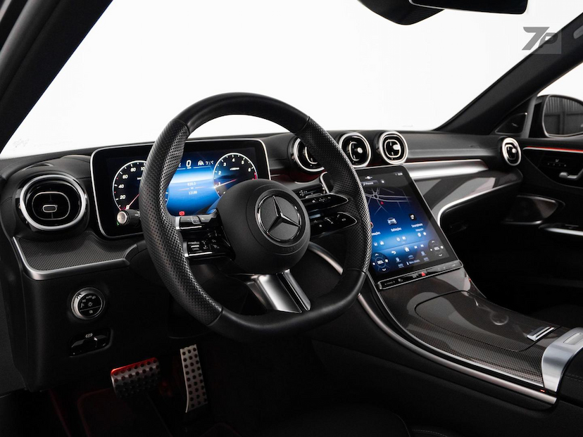 Foto do veículo MERCEDES-BENZ C 300 C300 AMG LINE 2024 12.180 KM 345.000,00