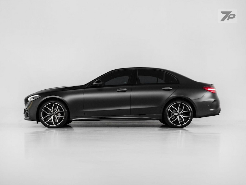 Foto do veículo MERCEDES-BENZ C 300 C300 AMG LINE 2024 12.180 KM 345.000,00