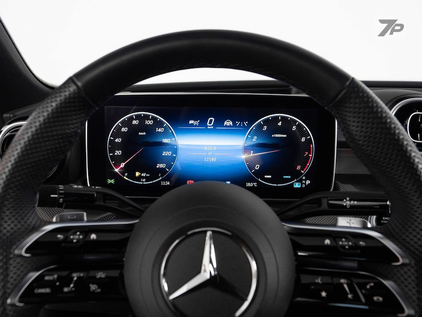 Foto do veículo MERCEDES-BENZ C 300 C300 AMG LINE 2024 12.180 KM 345.000,00