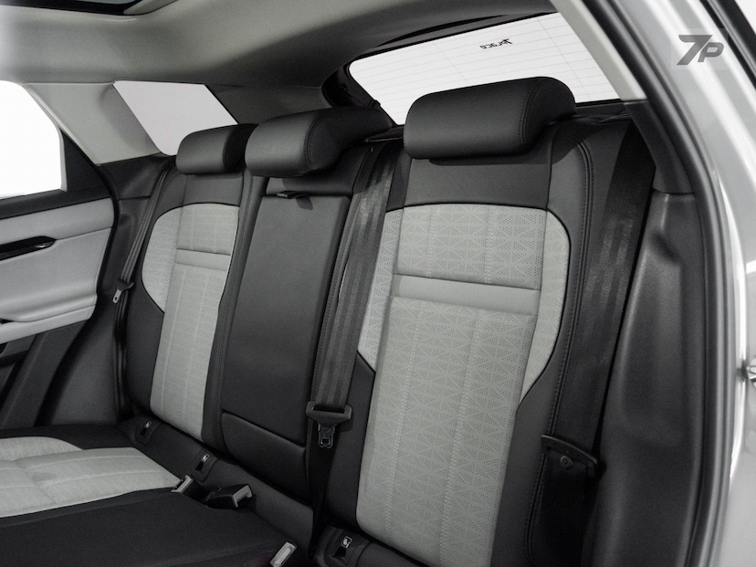 Foto do veículo LAND ROVER RANGE ROVER EVOQUE P250FF HSE D 2024 22.530 KM 318.000,00