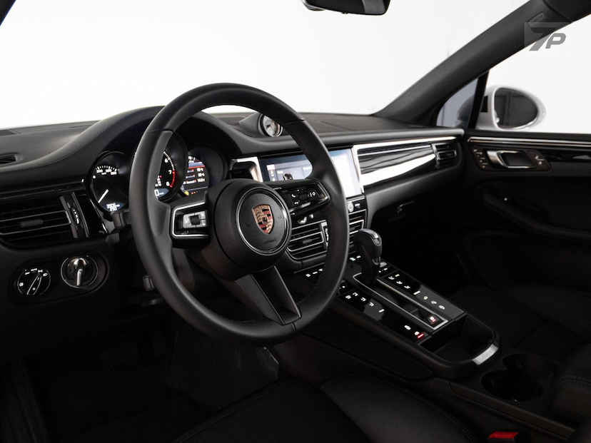 Foto do veículo PORSCHE MACAN  2025 3.906 KM 515.000,00