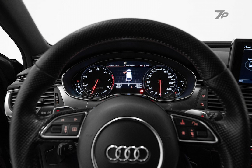 Foto do veículo AUDI RS6  AVANT 4.0TFSI 2015 72.342 KM 339.000,00