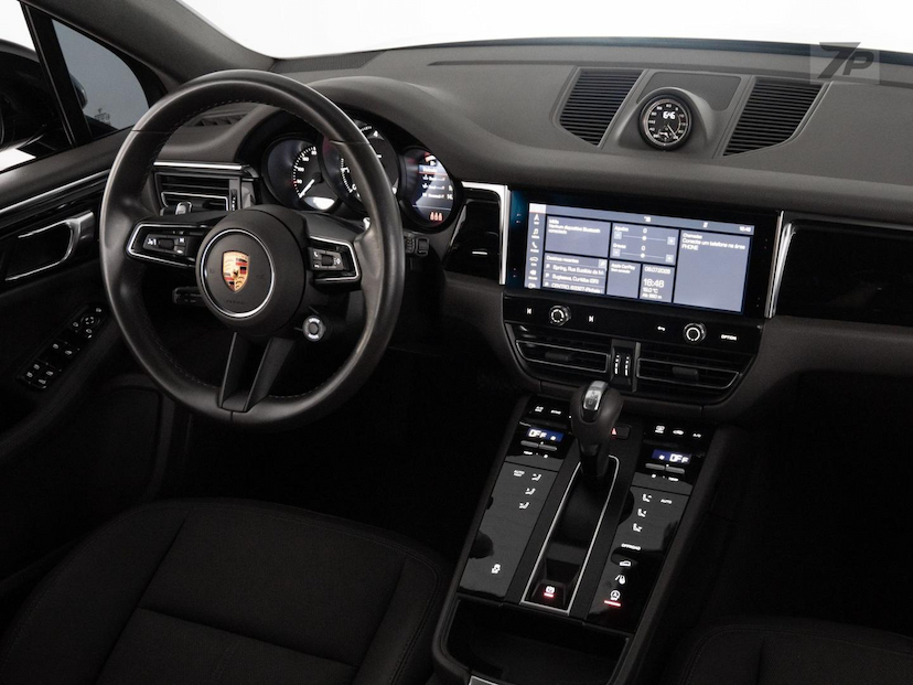 Foto do veículo PORSCHE MACAN  2024 21.567 KM 426.000,00