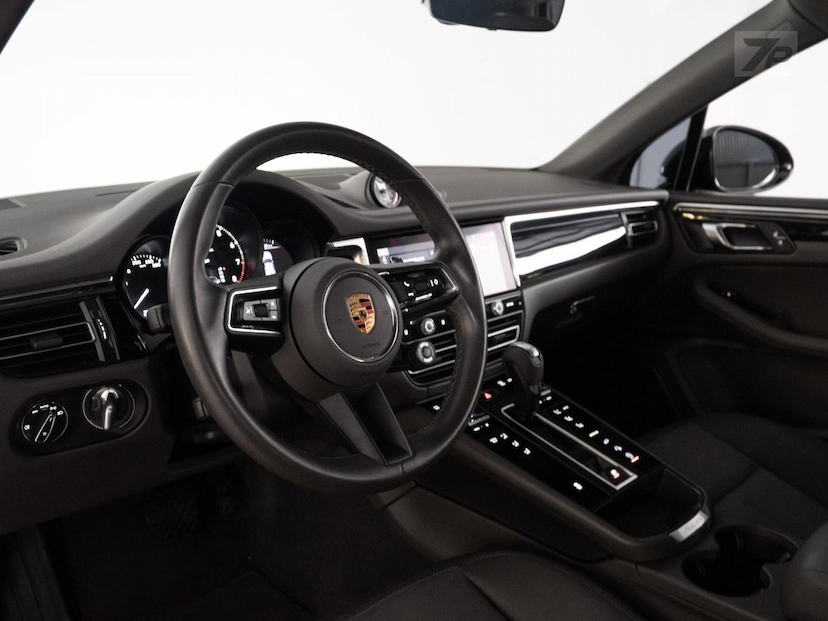Foto do veículo PORSCHE MACAN  2024 21.567 KM 426.000,00