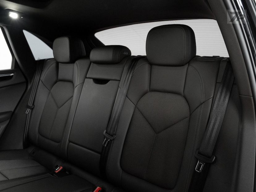 Foto do veículo PORSCHE MACAN  2024 21.567 KM 426.000,00