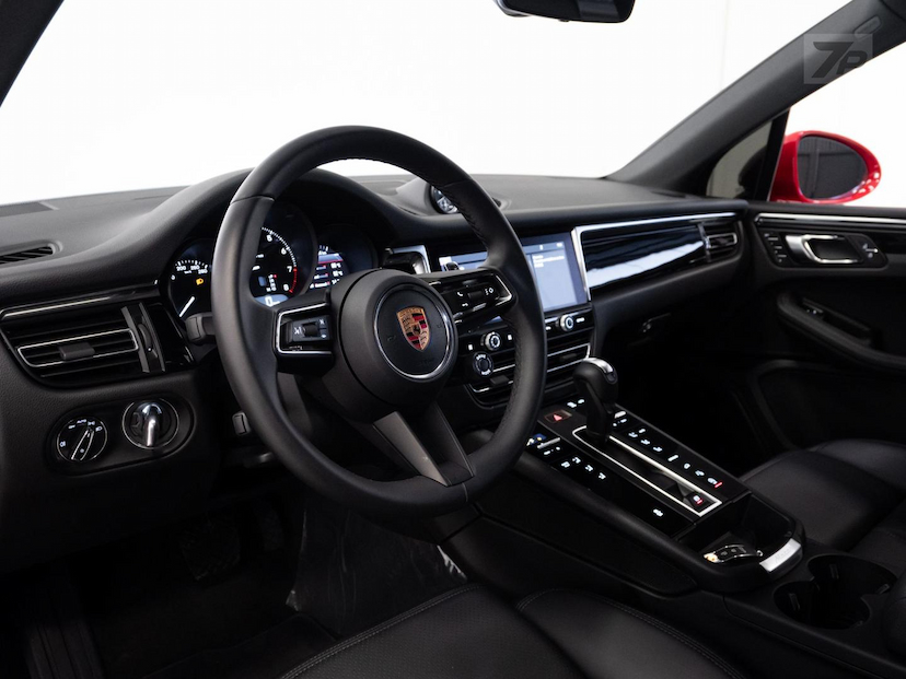 Foto do veículo PORSCHE MACAN  2026 11.074 KM 539.000,00