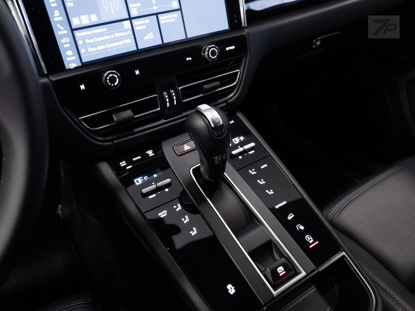 Foto do veículo PORSCHE MACAN  2026 11.074 KM 539.000,00