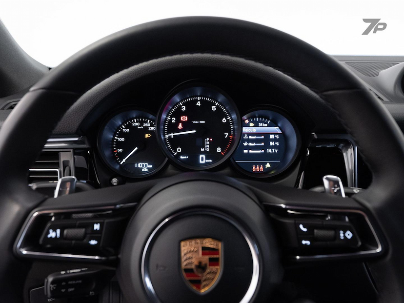 Foto do veículo PORSCHE MACAN  2026 11.074 KM 539.000,00