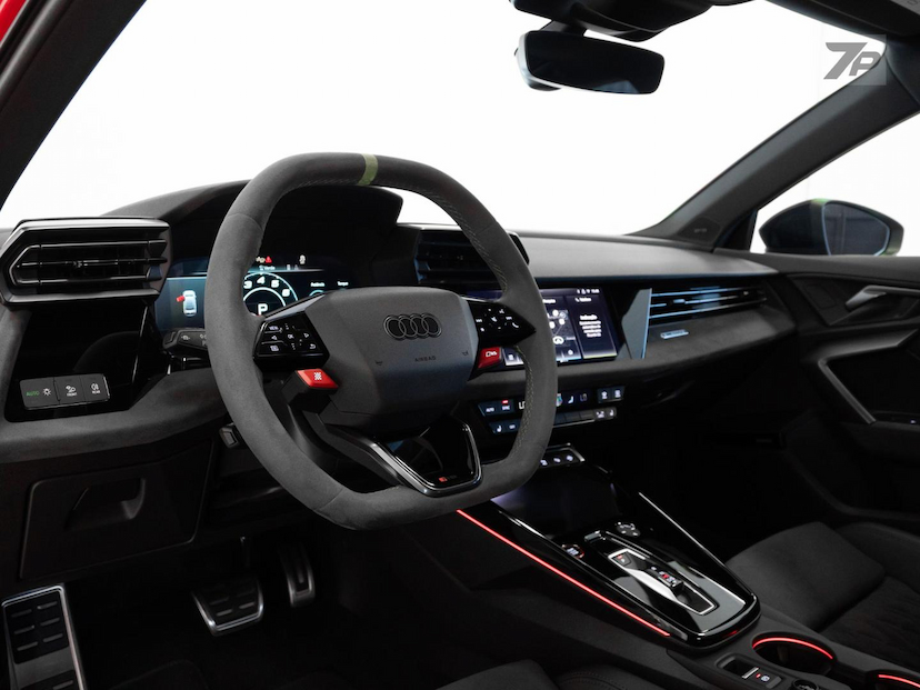 Foto do veículo AUDI RS3  SEDAN 2.5 TFSI QUATTRO S-TRONIC 2026 2.449 KM 558.500,00