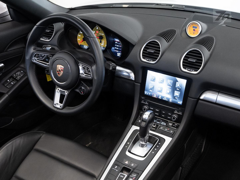 Foto do veículo PORSCHE BOXSTER  2024 6.338 KM 589.000,00