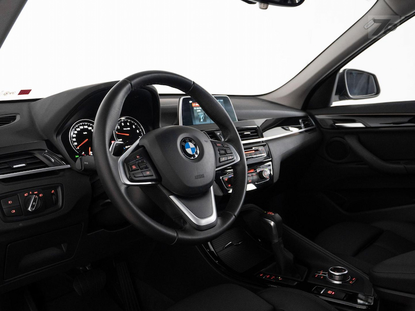 Foto do veículo BMW X1  S20I ACTIVEFLEX 2019 58.147 KM 129.900,00
