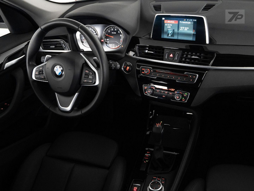 Foto do veículo BMW X1  S20I ACTIVEFLEX 2019 58.147 KM 129.900,00