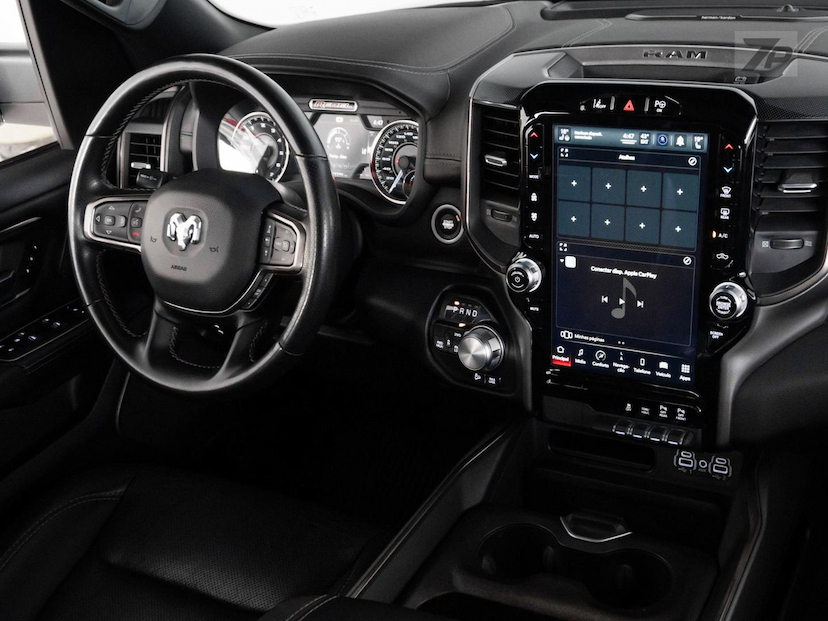 Foto do veículo RAM 1500  REBEL HEMI 2022 47.500 KM 329.000,00
