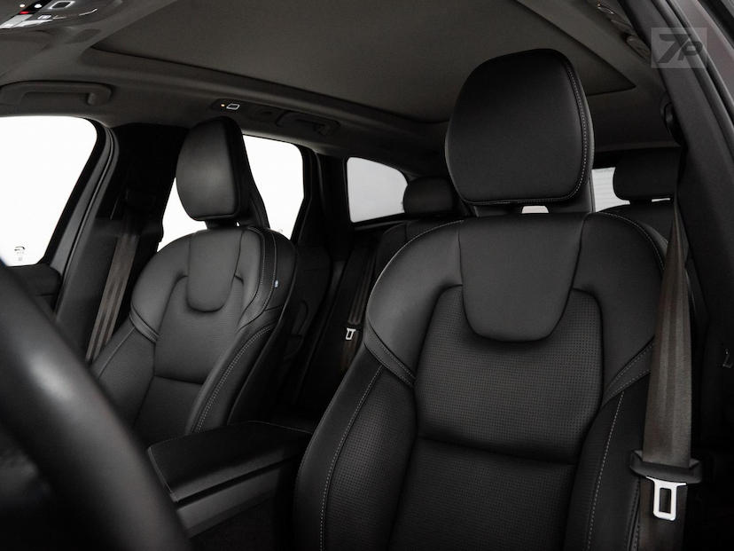 Foto do veículo VOLVO XC60  T8 INSCRIPT 2022 102.000 KM 219.000,00