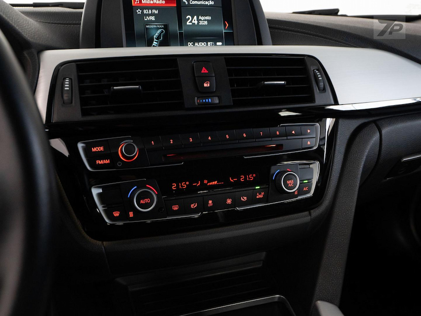 Foto do veículo BMW 320I  ACTIVE FLEX 2018 57.072 KM 128.900,00