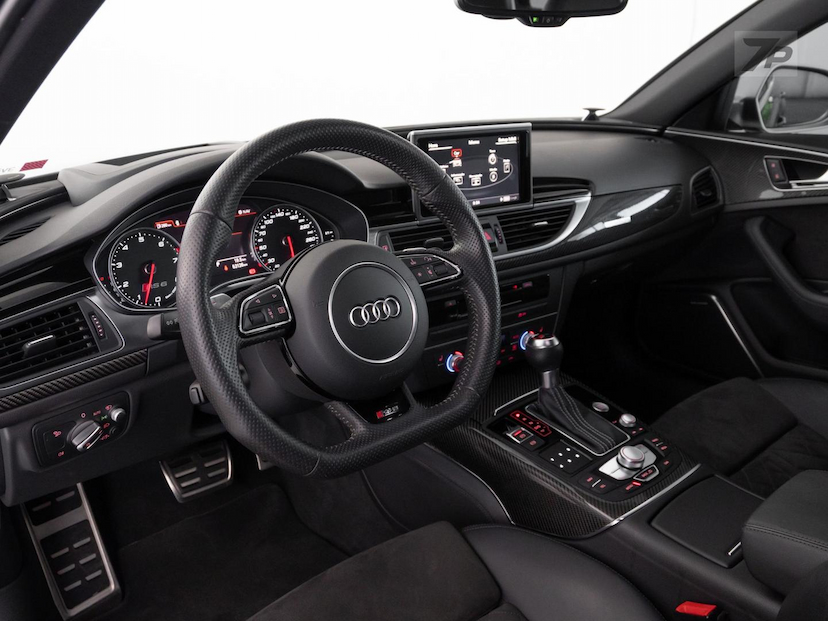 Foto do veículo AUDI RS6  AVANT 4.0TFSI 2014 52.814 KM 358.500,00