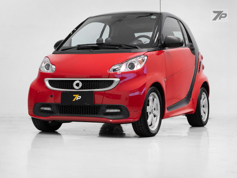 Foto do veículo SMART FORTWO  COUPE 62 2013 25.712 KM 77.900,00