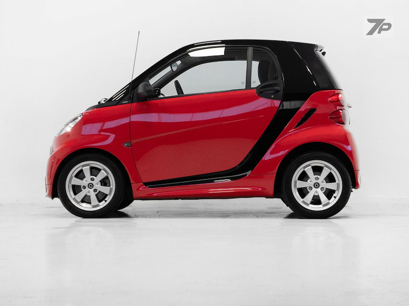 Foto do veículo SMART FORTWO  COUPE 62 2013 25.712 KM 77.900,00