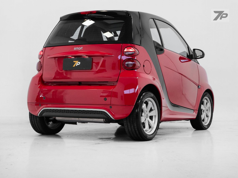 Foto do veículo SMART FORTWO  COUPE 62 2013 25.712 KM 77.900,00