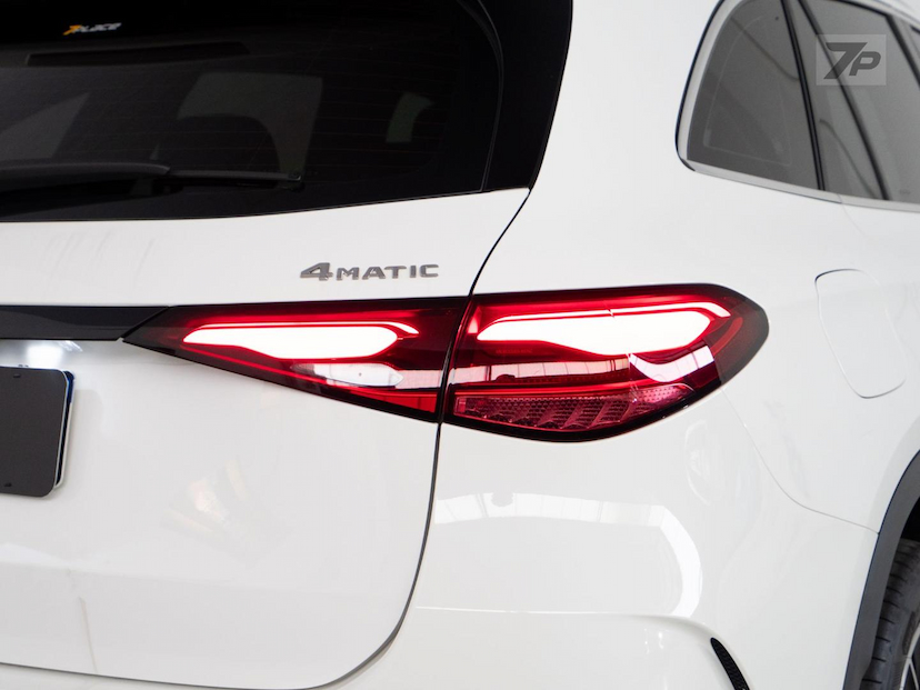 Foto do veículo MERCEDES-BENZ GLC 300  4MATIC 2.0 TB 2025 11.635 KM 409.000,00