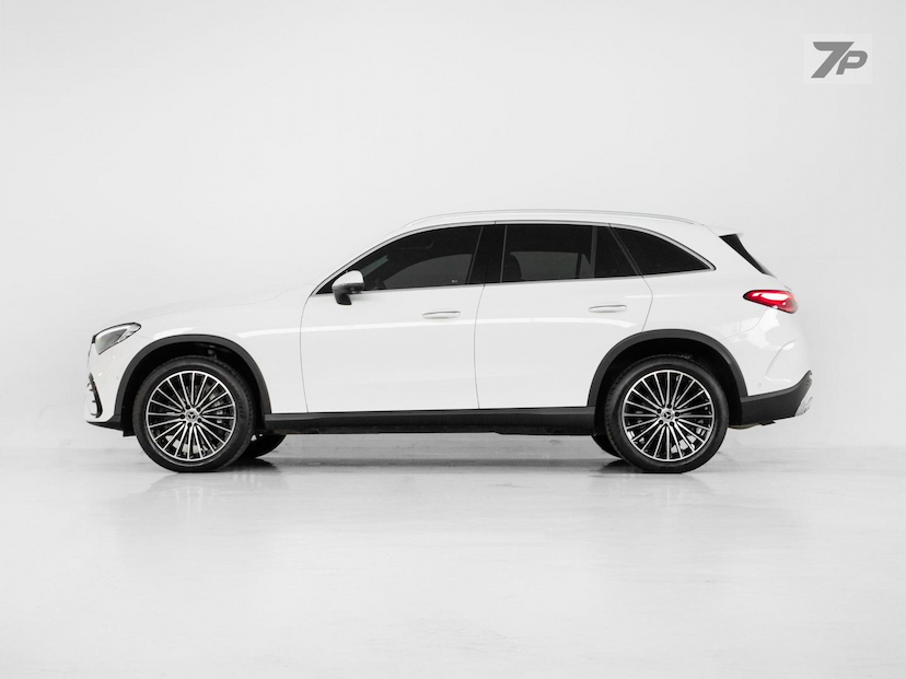 Foto do veículo MERCEDES-BENZ GLC 300  4MATIC 2.0 TB 2025 11.635 KM 409.000,00