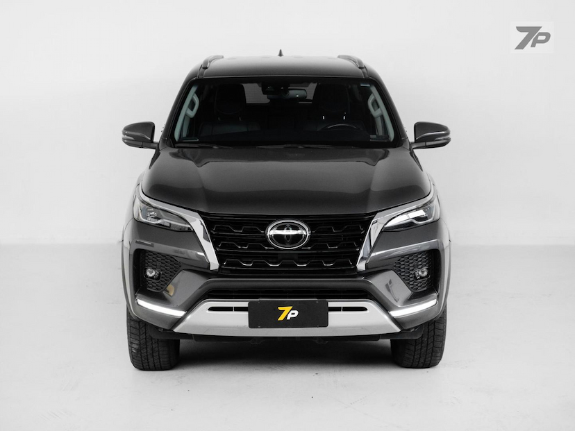 Foto do veículo TOYOTA HILUX  SW4 2.8 SRX 4X4 16V TURBO INTERCOOLER DIESEL 4P 2021 60.727 KM 264.500,00
