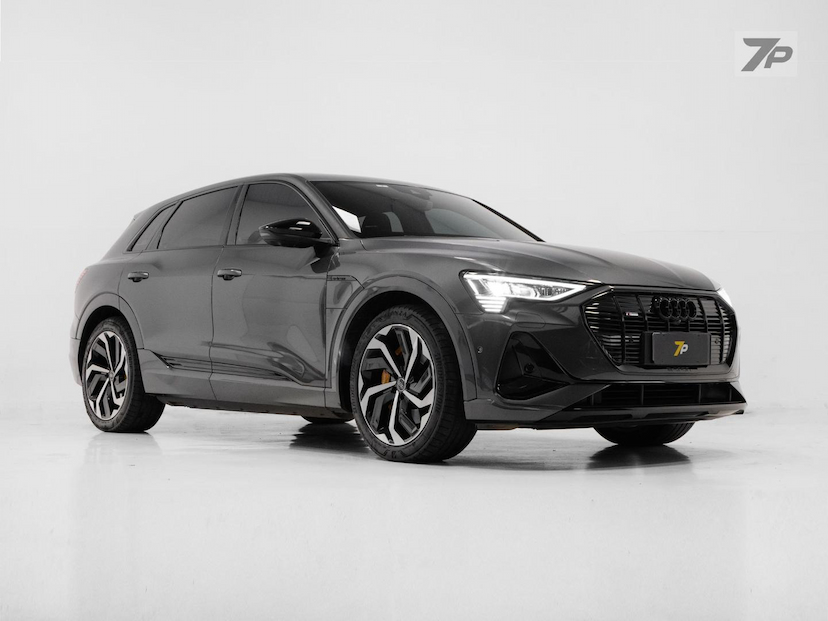 Foto do veículo AUDI E-TRON  2023 31.728 KM R$ 298.500,00
