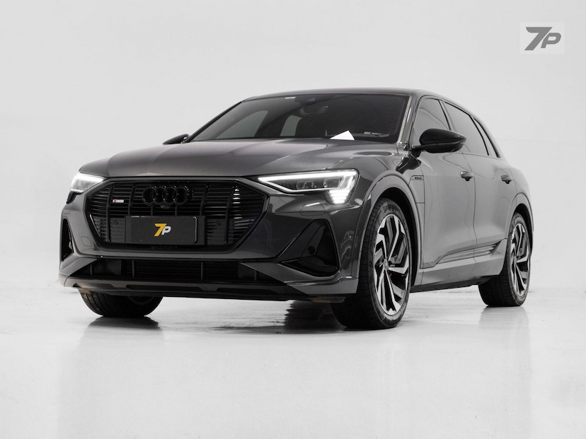 Foto do veículo AUDI E-TRON  2023 31.728 KM R$ 298.500,00