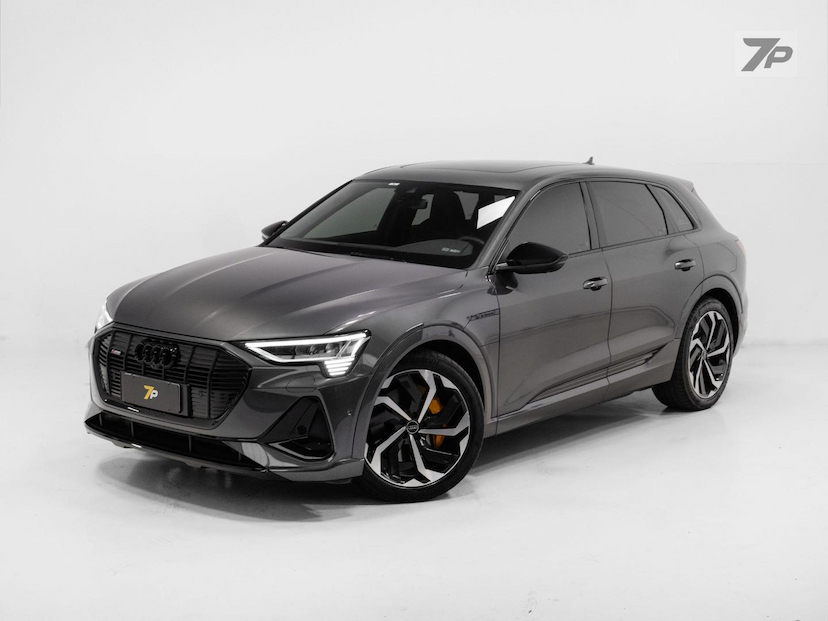 Foto do veículo AUDI E-TRON  2023 31.728 KM R$ 298.500,00
