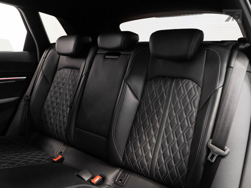 Foto do veículo AUDI E-TRON  2023 31.728 KM R$ 298.500,00