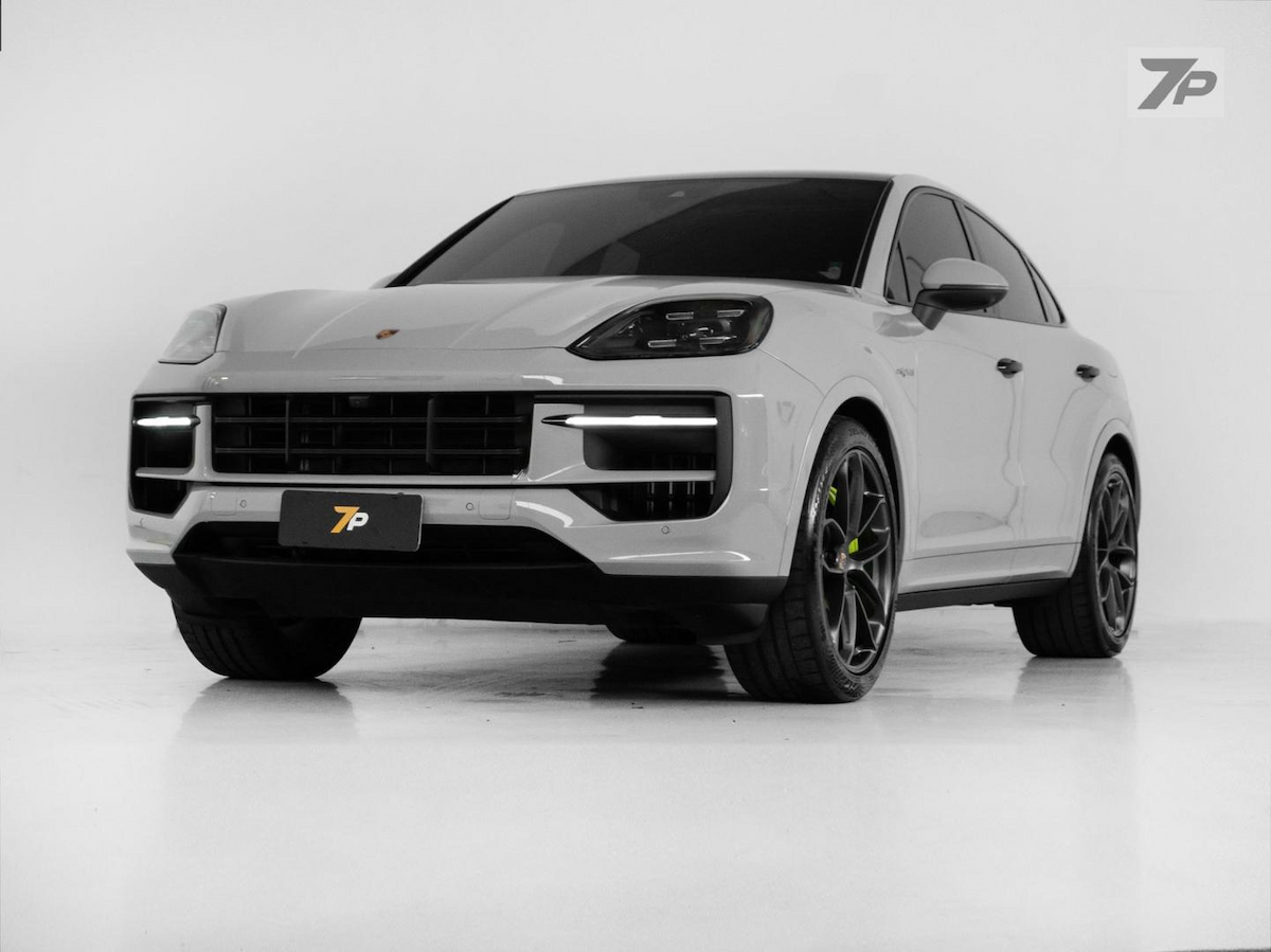Foto do veículo PORSCHE CAYENNE  SCPHEV 2024/2024 14.738 KM R$ 759.000,00