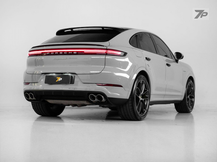 Foto do veículo PORSCHE CAYENNE  SCPHEV 2024 14.738 KM 759.000,00