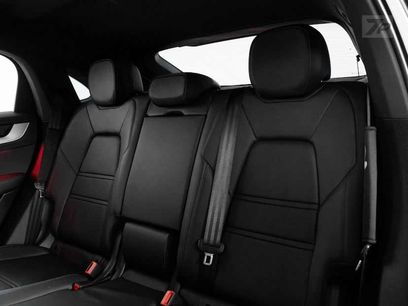 Foto do veículo PORSCHE CAYENNE  SCPHEV 2024 14.738 KM 759.000,00