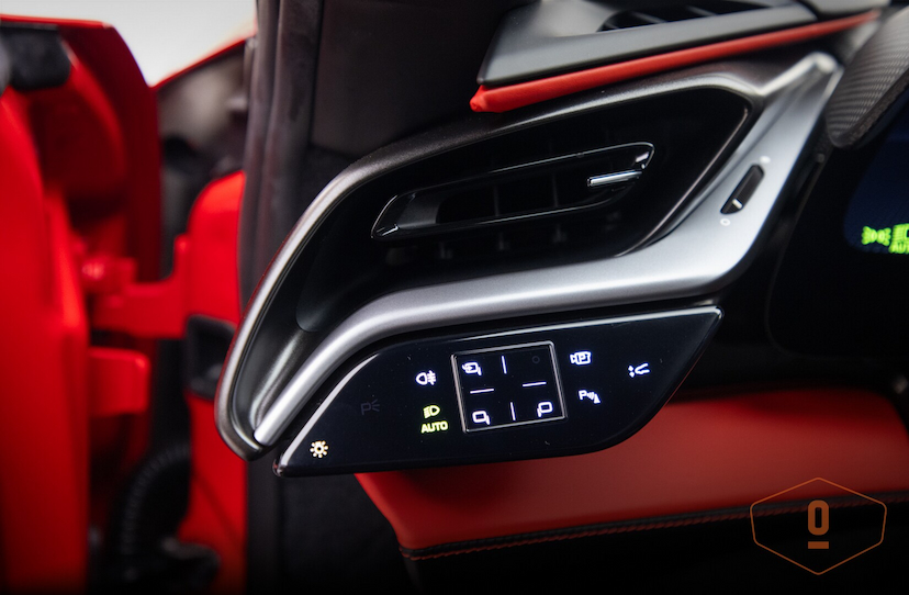 Foto do veículo FERRARI SF90 STRADALE 2023 0 KM 5.700.000,00