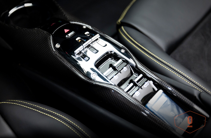 Foto do veículo FERRARI 296 GTB GTS 2025 0 KM 4.400.000,00