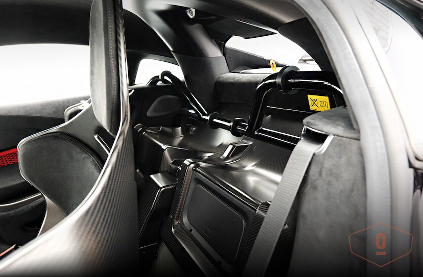 Foto do veículo MCLAREN 620R   2020 609 KM 3.390.000,00