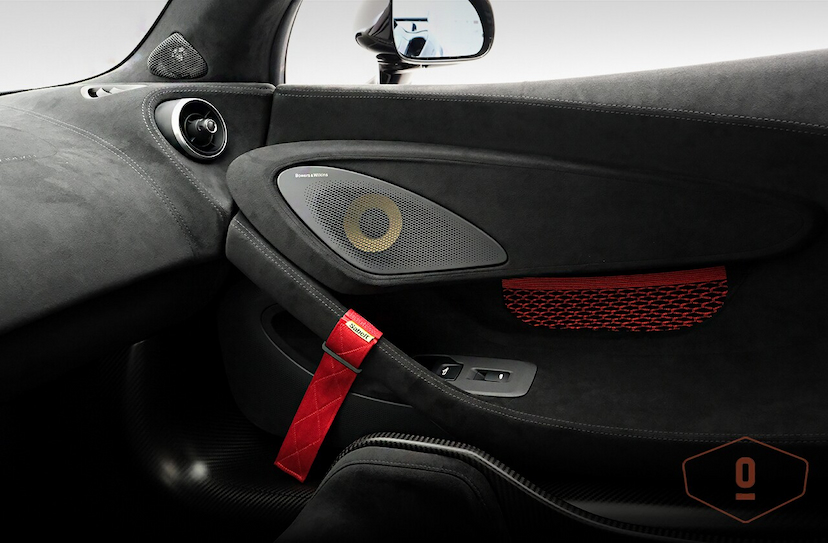 Foto do veículo MCLAREN 620R   2020 609 KM 3.390.000,00
