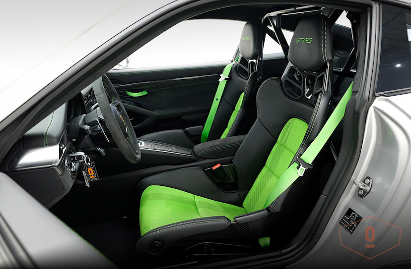 Foto do veículo PORSCHE 911 GT3 RS 2019 1.337 KM 2.350.000,00