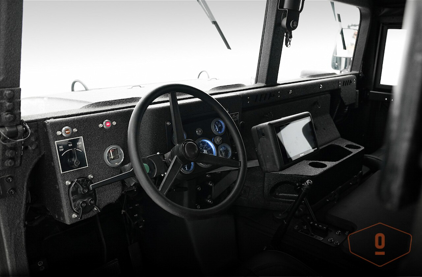 Foto do veículo HUMMER H1   1987 126.494 KM 650.000,00