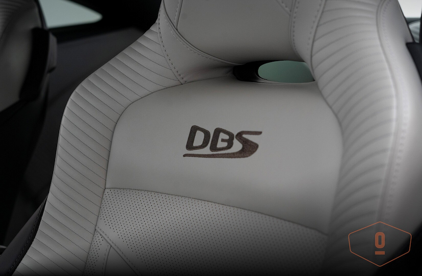 Foto do veículo ASTON MARTIN DBS 770 ULTIMATE 2023 430 KM 4.600.000,00