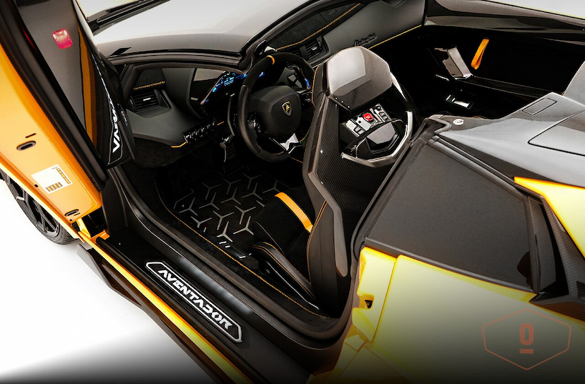 Foto do veículo LAMBORGHINI AVENTADOR SVJ ROADSTER 2020 3 KM 8.900.000,00
