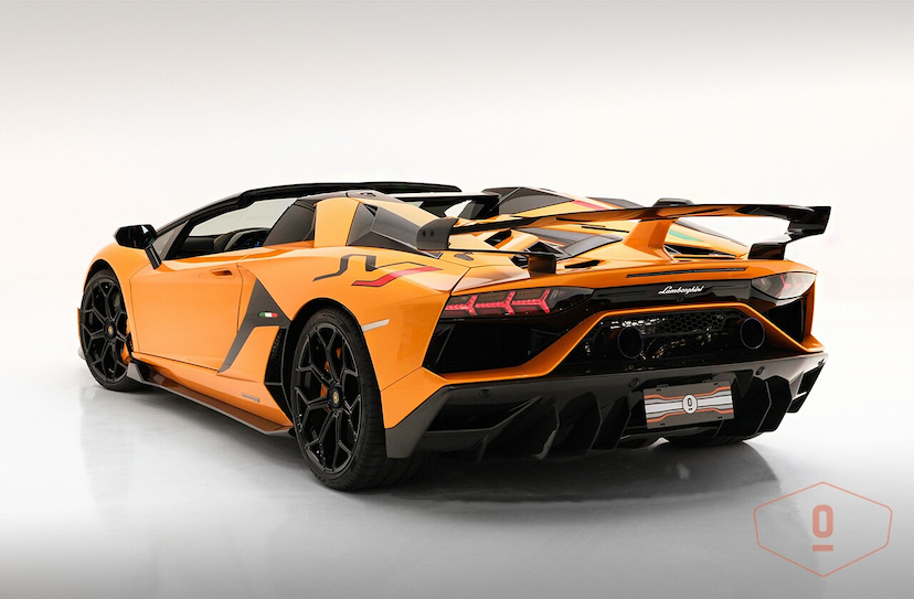 Foto do veículo LAMBORGHINI AVENTADOR SVJ ROADSTER 2020 3 KM 8.900.000,00