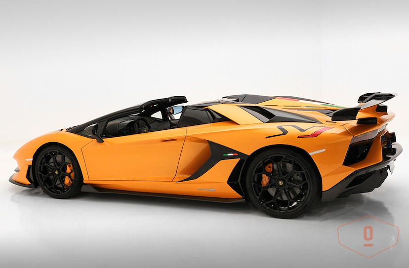 Foto do veículo LAMBORGHINI AVENTADOR SVJ ROADSTER 2020 3 KM 8.900.000,00