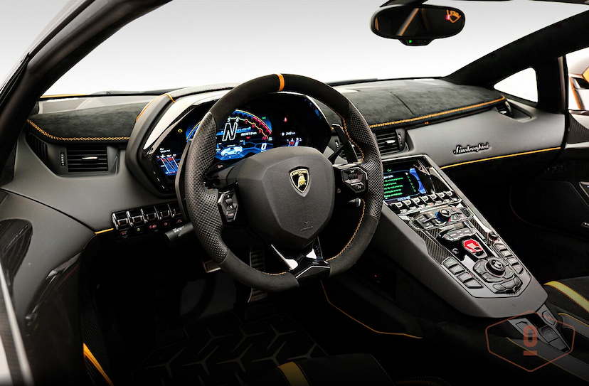 Foto do veículo LAMBORGHINI AVENTADOR SVJ ROADSTER 2020 3 KM 8.900.000,00