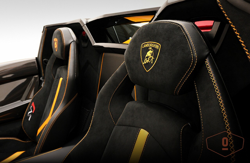 Foto do veículo LAMBORGHINI AVENTADOR SVJ ROADSTER 2020 3 KM 8.900.000,00