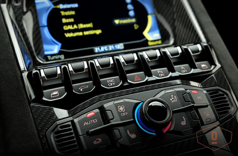 Foto do veículo LAMBORGHINI AVENTADOR ULTIMAE 2022 116 KM 9.200.000,00