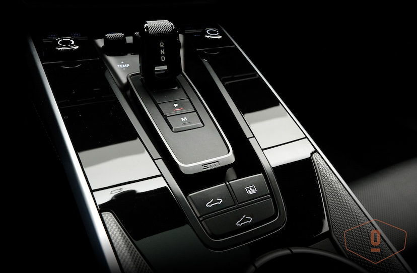 Foto do veículo PORSCHE 911 TURBO 2023 5.731 KM 1.200.000,00