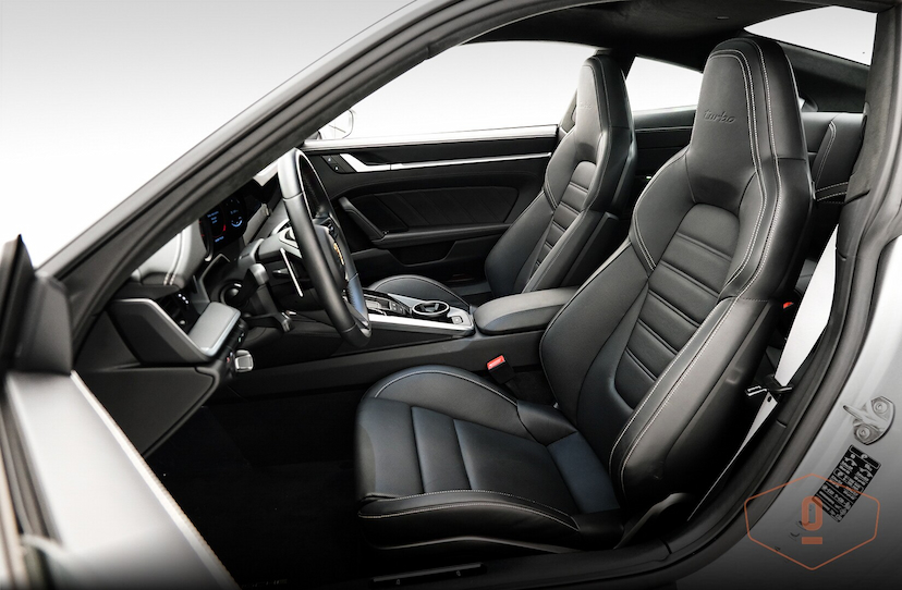 Foto do veículo PORSCHE 911 TURBO 2023 5.731 KM 1.200.000,00