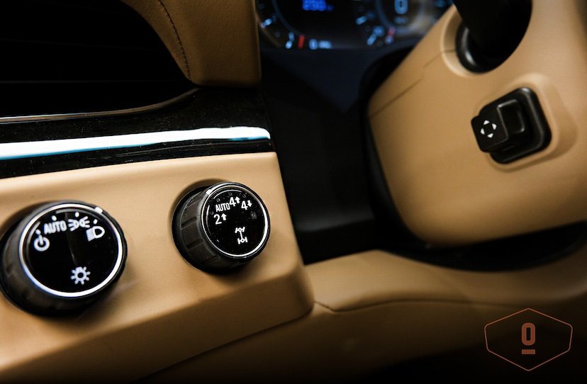 Foto do veículo CADILLAC ESCALADE ESV 4X4 PLATINUM 7L 2018 31 KM 870.000,00